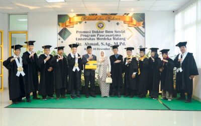 Konsep Baru “Arsitek Kesalehan Sosial” Warnai Sidang Promosi Doktor Ilmu Sosial Program Pascasarjana Universitas Merdeka Malang
